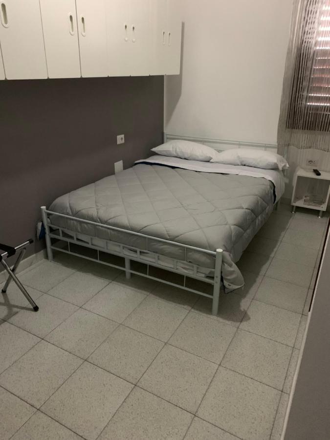 Bedroom Low Cost Di Elisa Quartucciu Luaran gambar